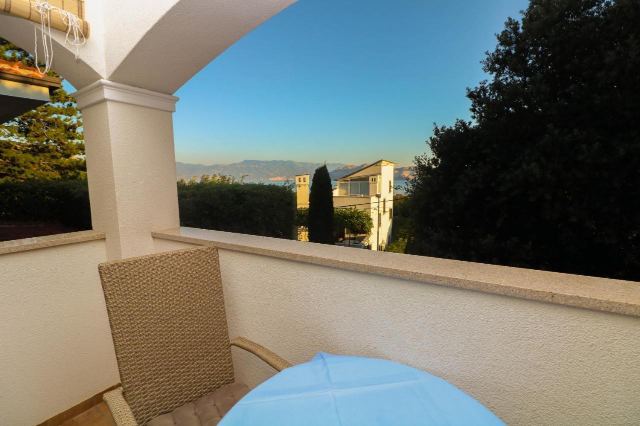 Apartments Blue And Green With Balcony Baška Exterior foto