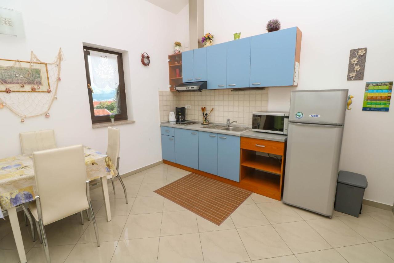 Apartments Blue And Green With Balcony Baška Exterior foto