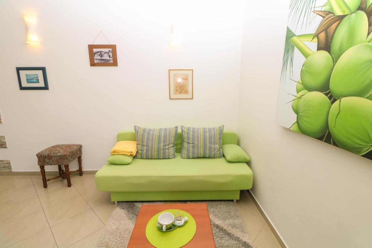 Apartments Blue And Green With Balcony Baška Exterior foto